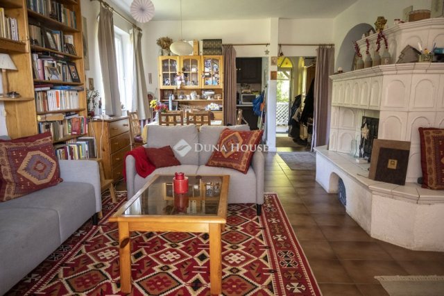 Eladó családi ház, Nagykovácsiban 149.9 M Ft, 8 szobás