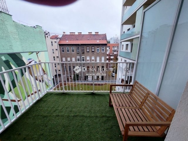 Eladó téglalakás, Budapesten, VIII. kerületben 62.8 M Ft