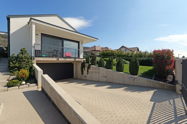 Eladó ikerház, Pilisborosjenőn 245 M Ft, 5 szobás