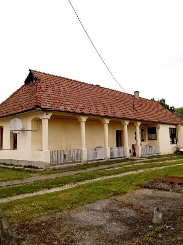 Eladó családi ház, Szirmabesenyőn, József Attila utcában