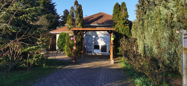 Eladó családi ház, Tahitótfalun 119 M Ft, 4 szobás