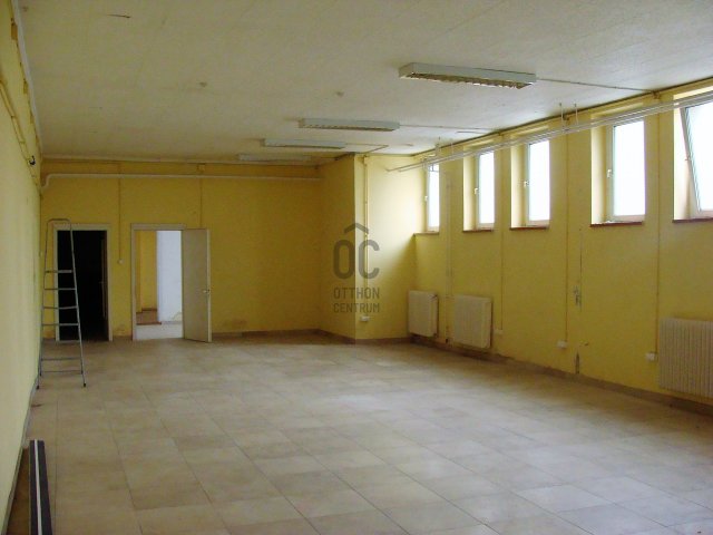 Kiadó üzlethelyiség, Solymáron 320 E Ft / hó