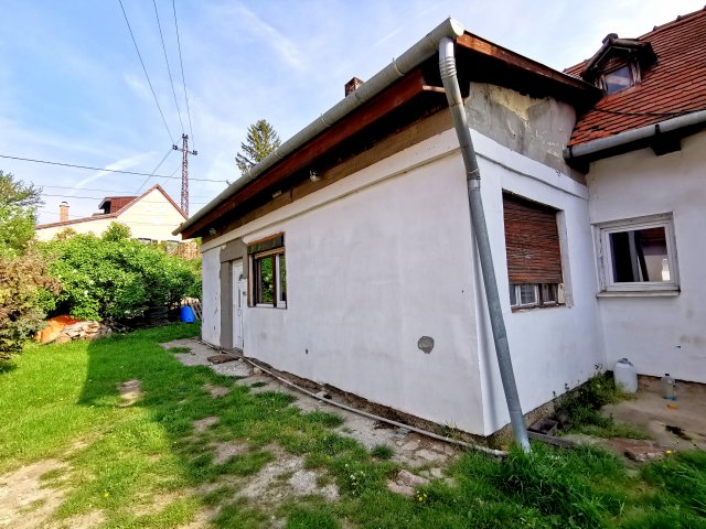 Eladó családi ház, Budakeszin 10 M Ft, 1 szobás