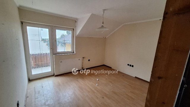 Eladó családi ház, Siófokon 159.9 M Ft, 7 szobás