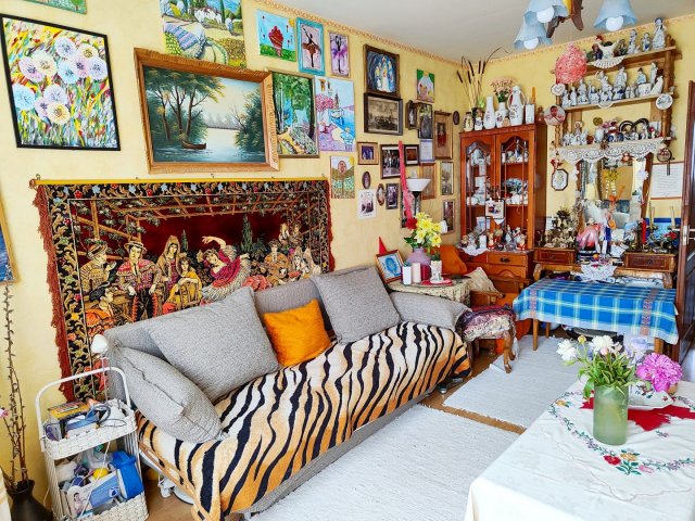 Eladó panellakás, Egerben 38 M Ft, 3 szobás