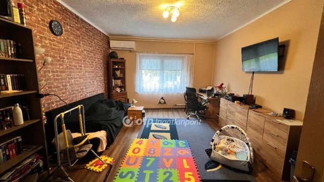 Eladó családi ház, Bébén 26.9 M Ft, 2 szobás