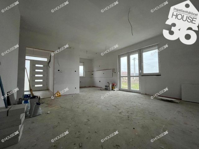 Eladó családi ház, Kecskeméten 71.5 M Ft, 5 szobás