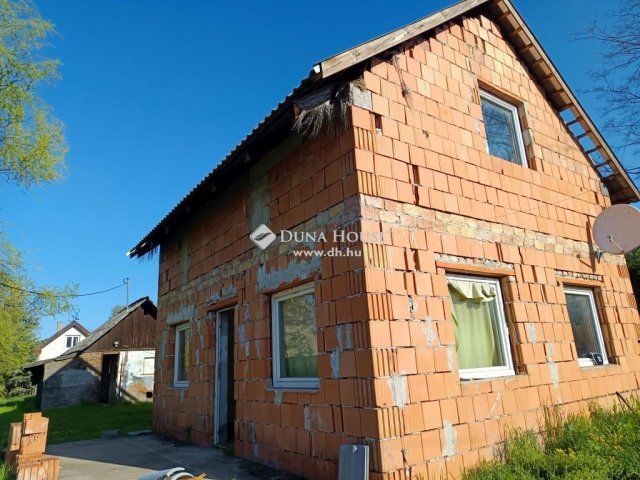 Eladó családi ház, Monorierdőn 27.9 M Ft, 3 szobás