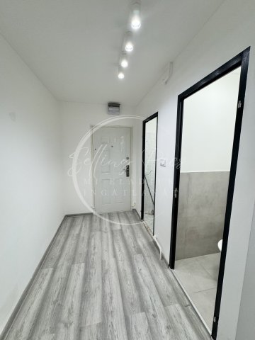 Eladó panellakás, Pécsett, Krisztina téren 37.5 M Ft, 2 szobás