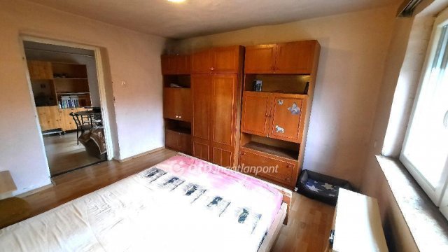 Eladó családi ház, Szolnokon 16.5 M Ft, 2 szobás
