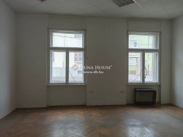 Kiadó téglalakás, albérlet, Bonyhádon 80 E Ft / hó, 3 szobás
