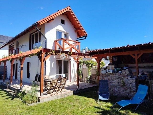 Eladó családi ház, Budapesten, XVI. kerületben 124.99 M Ft