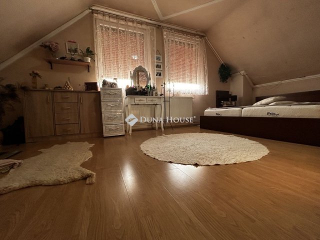 Eladó családi ház, Pusztahencsen 41.9 M Ft, 6 szobás