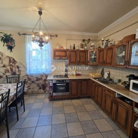 Eladó családi ház, Kecskeméten 89.9 M Ft, 4 szobás