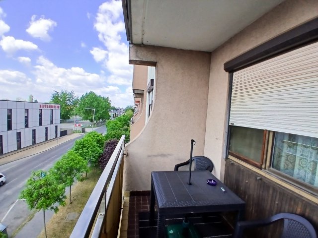 Eladó téglalakás, Szolnokon 32.9 M Ft, 3 szobás