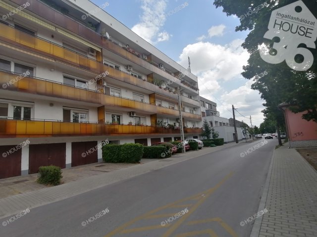 Eladó téglalakás, Kecskeméten 54 M Ft, 2 szobás