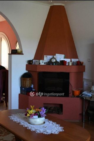 Eladó családi ház, Versegen 79.9 M Ft, 5 szobás