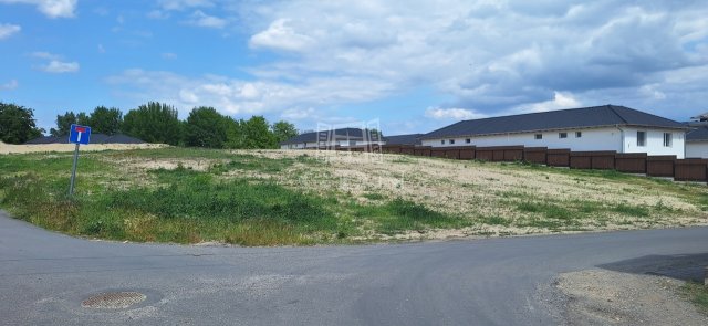 Eladó családi ház, Szigetszentmiklóson 94.9 M Ft, 5 szobás