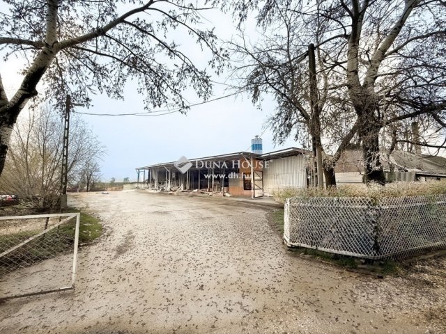 Eladó ipari ingatlan, Tárnokon 229.9 M Ft / költözzbe.hu