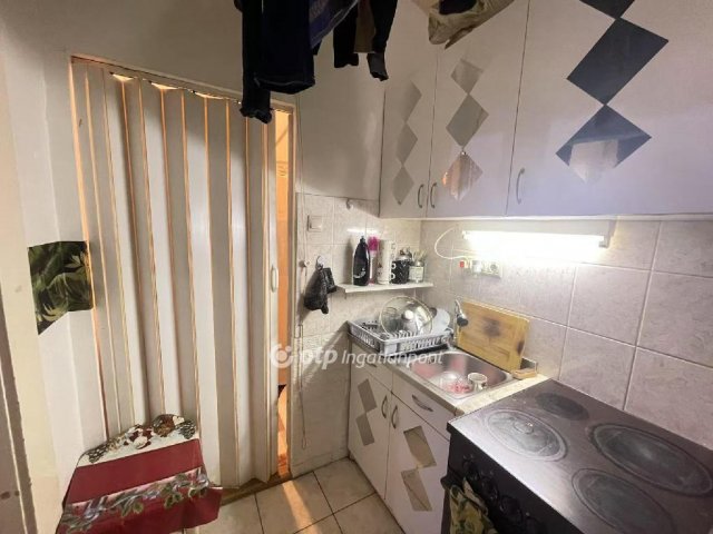 Eladó téglalakás, Budapesten, VI. kerületben 49.9 M Ft