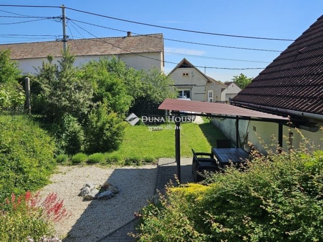 Eladó családi ház, Villányban 34.99 M Ft, 4 szobás