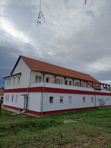 Eladó téglalakás, Aszódon 299 M Ft, 20+10 szobás