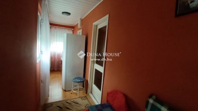 Eladó családi ház, Úrin 32 M Ft, 3 szobás