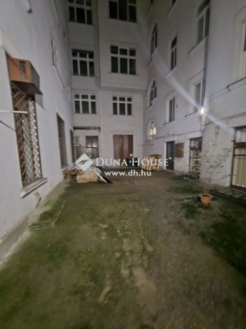 Eladó téglalakás, Budapesten, V. kerületben 68 M Ft, 2 szobás
