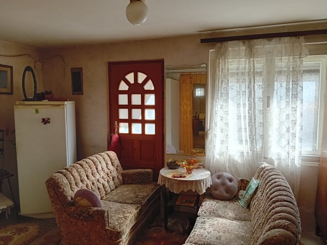Eladó családi ház, Piliscséven 69.9 M Ft, 4 szobás