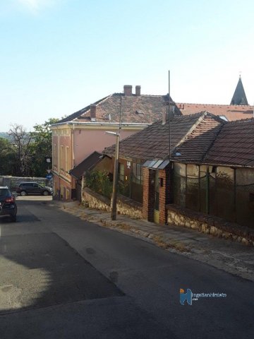 Eladó családi ház, Pécsett 46 M Ft, 2+2 szobás