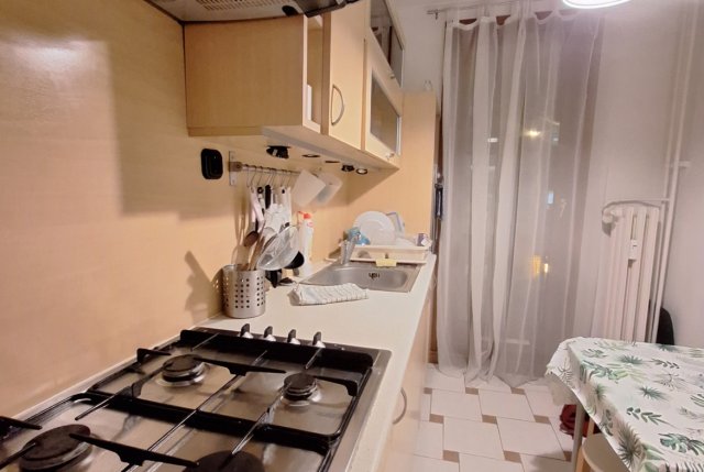 Kiadó panellakás, albérlet, Pécsett 200 E Ft / hó, 2 szobás