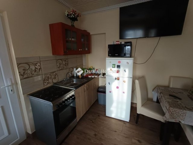 Eladó családi ház, Szentmártonkátán 38.9 M Ft, 4 szobás