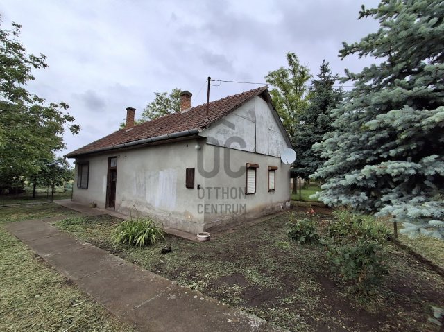 Eladó családi ház, Abonyban 8.9 M Ft, 2 szobás