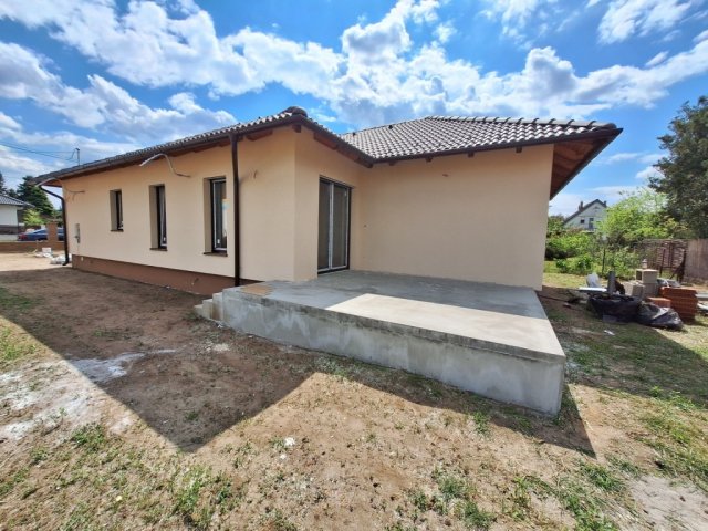 Eladó családi ház, Veresegyházon 135 M Ft, 4 szobás