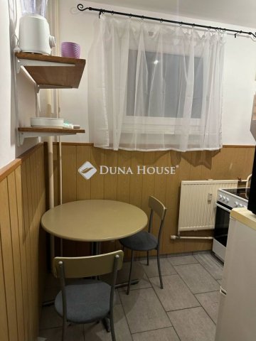 Kiadó panellakás, albérlet, Debrecenben 200 E Ft / hó, 2 szobás