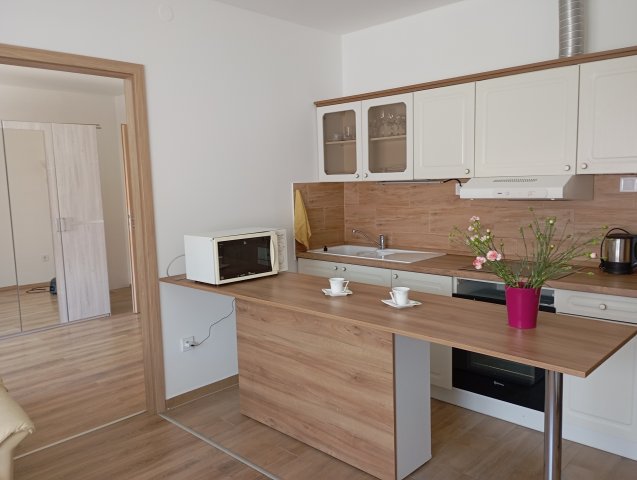 Kiadó téglalakás, albérlet, Pécsett 200 E Ft / hó, 2+1 szobás