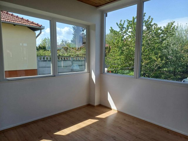 Eladó családi ház, Szirmabesenyőn 85 M Ft, 3 szobás