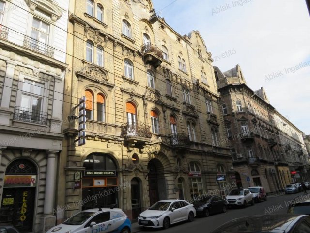 Eladó téglalakás, Budapesten, VI. kerületben 160 M Ft, 4 szobás