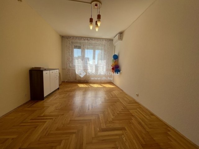 Eladó panellakás, Budapesten, III. kerületben 59.9 M Ft, 2 szobás