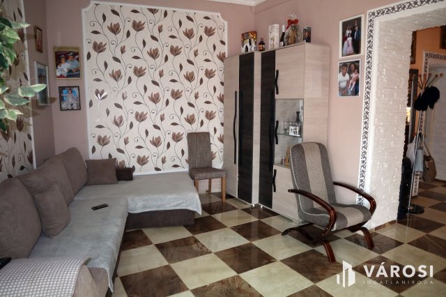 Eladó családi ház, Orosházán 23.8 M Ft, 4+1 szobás