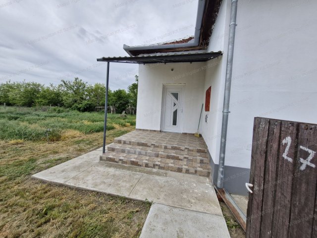 Eladó családi ház, Kunmadarason 13.9 M Ft, 2 szobás