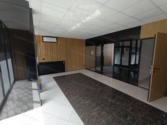 Kiadó iroda, Szolnokon 270 E Ft / hó, 3 szobás