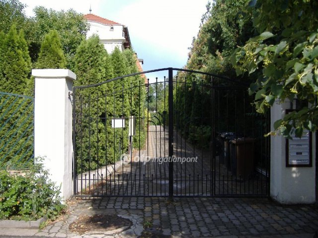 Eladó üzlethelyiség, Nyíregyházán 42 M Ft