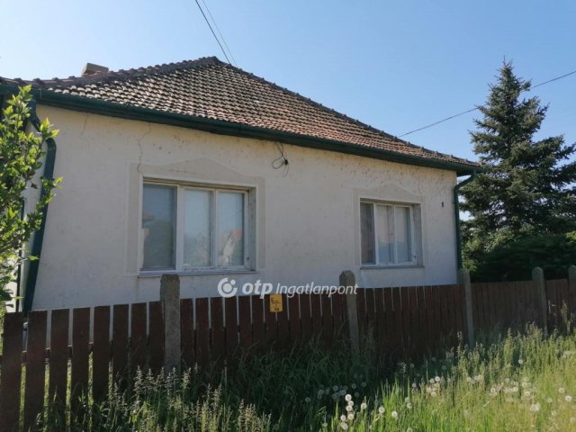 Eladó családi ház, Tiszafüreden 34.9 M Ft, 2 szobás