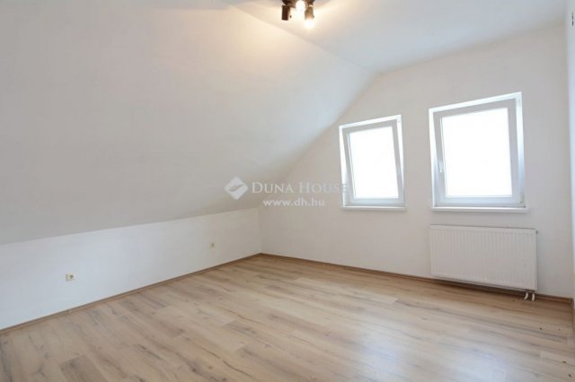 Eladó családi ház, Kecskeméten 135 M Ft, 5 szobás