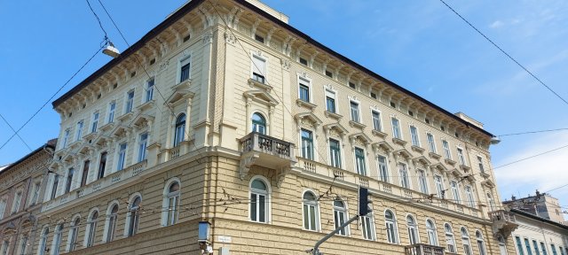 Eladó téglalakás, Budapesten, VII. kerületben, Damjanich utcában
