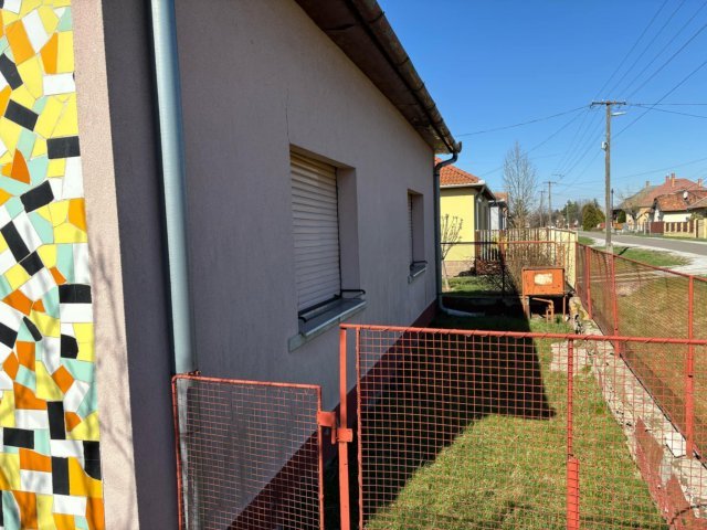 Eladó családi ház, Füzesabonyban, Alkotmány utcában 19.9 M Ft