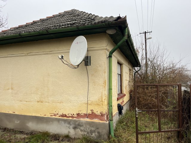 Eladó családi ház, Tápiószőlősön, Ceglédi úton 9 M Ft