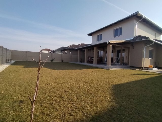Eladó családi ház, Fóton 155 M Ft, 5 szobás