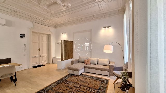 Kiadó téglalakás, albérlet, Szegeden 303 E Ft / hó, 3 szobás